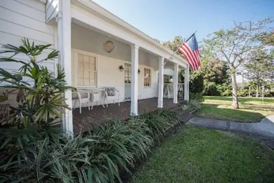Image de The White House - Historic 2br Downtown Melbourne