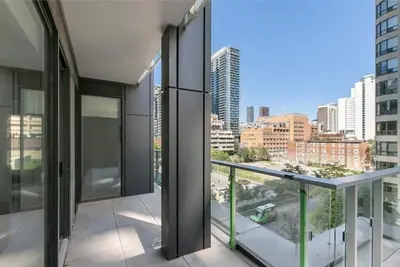 Image de 3 Min To Subway  New Condo  Heart Of Downtown\n