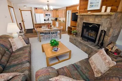 Image de Slopeside Condo with a View | Access to Skiing