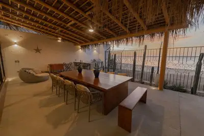 Image de Beachfront Villa with Heated Pool
