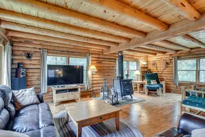 Image de Rustic Government Camp Cabin w/ Mountain Views!