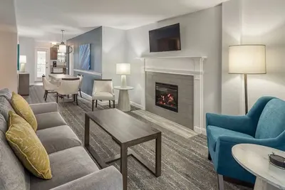 Image de 2 Bedroom Condo, Sleeps 6, Kitchen, Downtown Newport, at Wyndham Onshore Resort!