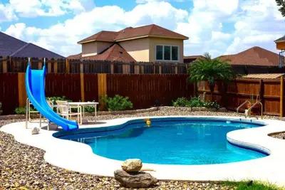 Image de 3 bedroom\/2 bath\/pool