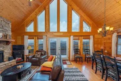 Image de Views on 2 Decks~Pool Table~Hot Tub~Near Asheville