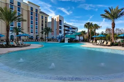 Image de Your Florida Home Away from Home! Kitchenette, Pets Allowed, Outdoor Pool!