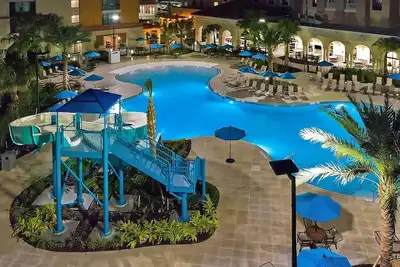 Image de Where Comfort Meets Luxury! Swimming Pool, Kitchenette, Pets Allowed!