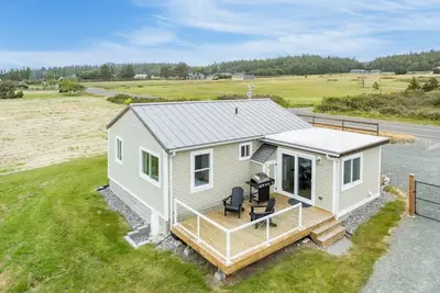 Image de Swan Lake Cottage by AvantStay | Views + Firepit