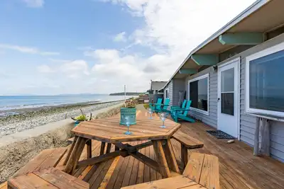 Image de West Beach Wonderland by AvantStay | Waterfront