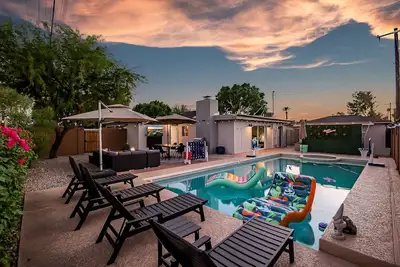 Sunset Hideaway: Your Luxury Dream Summer Retreat