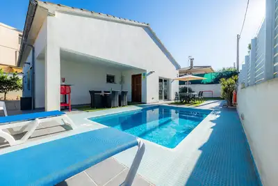 Image de Villa \"Llevantpicafort\" avec piscine privée et Wi-Fi