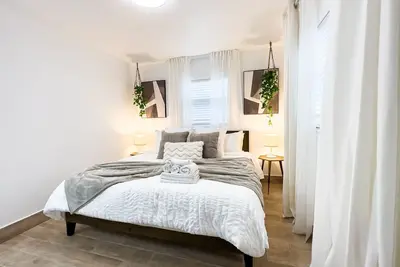 Stylish 1k bed Suit with Shared Pool 512