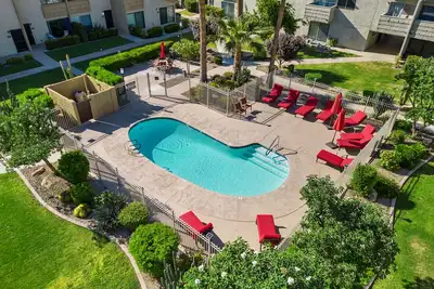 Image de This condominium is a 2 bedroom(s), 2 bathrooms, located in Scottsdale, Az.