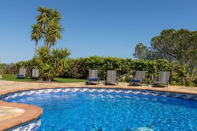 Image de Agréable appartement dans une maison de vacances avec Wifi, piscine privée, Tv et terrasse