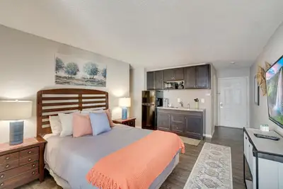 Image de New! Denver Tech Center - Walk to Parks and Light Rail - Fitness Center\/Pool