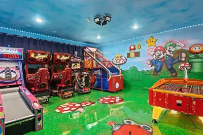 Image de Magical 7br Retreat w/Pool, Arcade, & Themed Rooms
