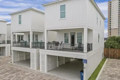 Image de D Place to Be at Pelican Place -Brand New - Signature Properties