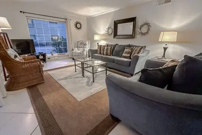 Image de 3bd Villa Beach Access Tennis Pool Free Fun Package Ground Floor