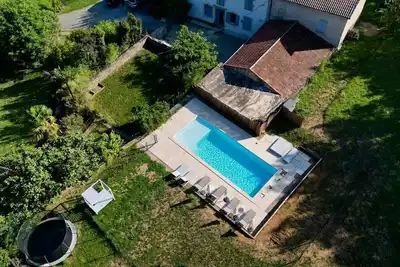 Image de Grande gîte de groupe avec piscine en Sud Ardèche au cœur d'un parc de 2 ha