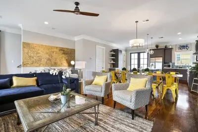 Image de Luxury Nola Home | Near Fq