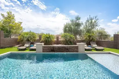 Image de Breathtaking Backyard|Hot Tub|Heated Pool|Dog Ok