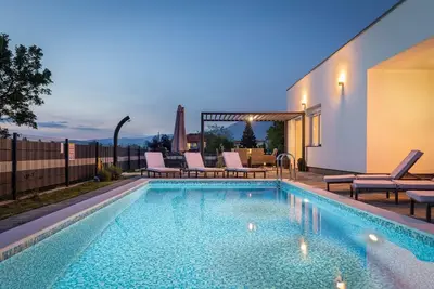 Image de Blue Lagoon - Private Pool and Whirlpool