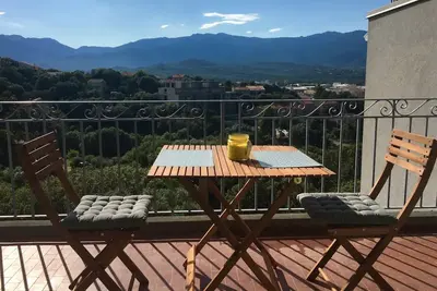 Image de Joli T2 centre-ville de Porto-Vecchio avec vue montagne, à 500m du port