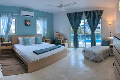 Image de New Beachfront Condo 3 Bedroom, big enough for the whole family.