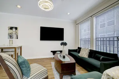 Image de Luxurious Townhome in Med Center, Nrg, Rice U. Near great shopping and eating!