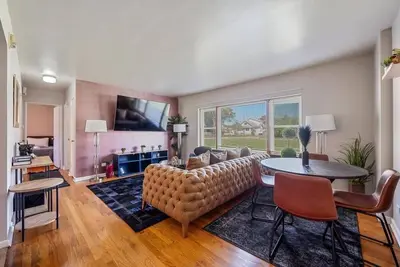 Image de Harmony Haven - 2 Parking Spaces! , Sleeps 4!