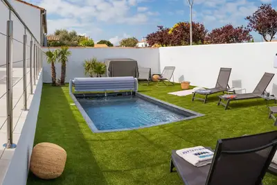 Image de Villa Ernie, 2 à 4 Pers, Piscine Chauffée, 1 min Plage, 5 min Commerces, Calme