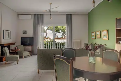 Image de Sunny Escape:Stylish and Roomy Apt in Beach Haven! 5min walk from the beach