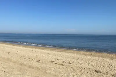 Image de Unique Beach Cottage Near Bases\n