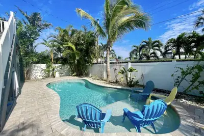Image de Holmes Beach House at Ami 200 steps to blue water and powder white sands!