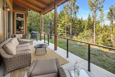 Image de Trailside Hideaway- 3 bdrm, open concept mountain retreat w\/spectacular views