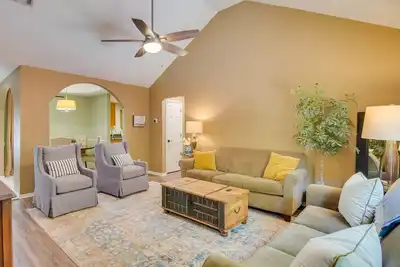 Image de Charming Arkansas Retreat w/ Deck, Near Downtown!