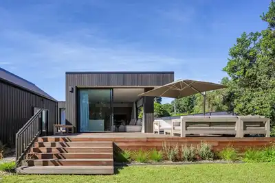 Image de Black House Onetangi Beach | You've Got It Maid