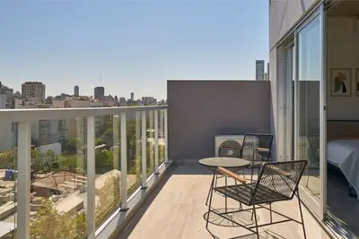 Image de WeHostBsAs \/ Studio en Piso 9 and Grand Balcony\n