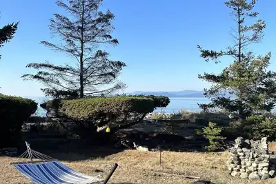 Image de Ocean front, Bird Sanctuary Zen like Retreat Beach home. Ocean & River Front.