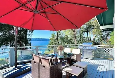 Image de Freeland Bay View Waterfront Family Villa Retreat