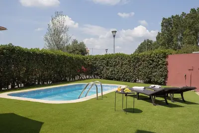 Image de Maison avec piscine à 10 minutes de la plage