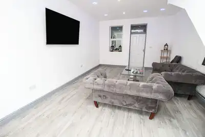 Image de Remarkable 4-Bed House in Bradford