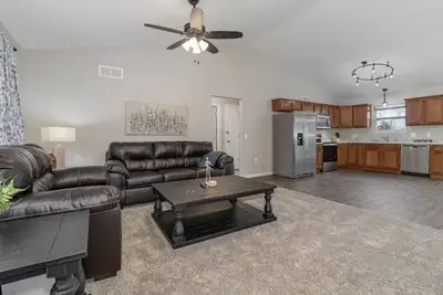 Image de Brand New Home away from Home among the Nook