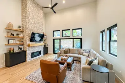 Image de Mayflower Mountain House with Private Hot Tub!