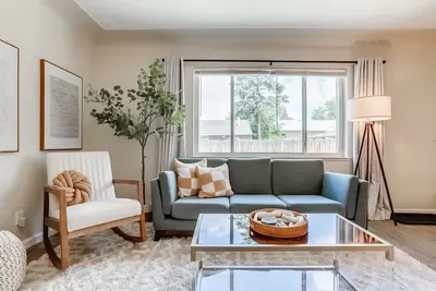 Image de Centrally located Zen Home