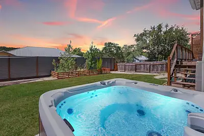 Image de Boho Bungalow I Hot Tub, Canyon Lake, Sleeps up to 8