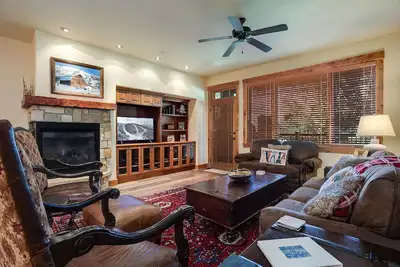 Image de El5207 | Short Walk to Mtn| Air Chilling | 10 Hot Tubs| 4 Pools