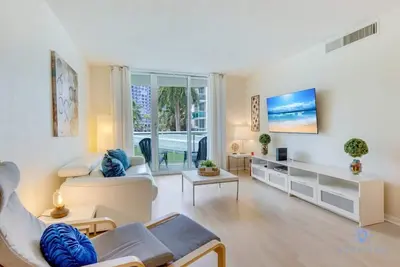 Image de Paradise Retreat: Near Beach, Casino, and More