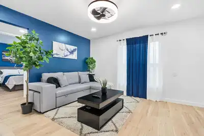 Image de Tampa Bay Gem: 2br Modern Apartment Hideaway