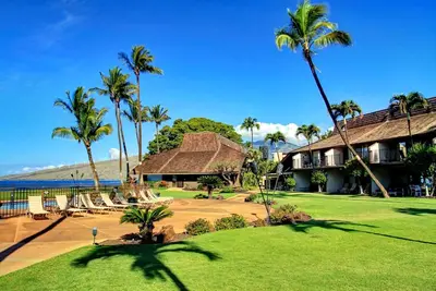 Image de Kbm Resorts | Free Car | Maalaea Surf | 1-Bedroom Condo with Prime Location and Turtle views! Msr-F2