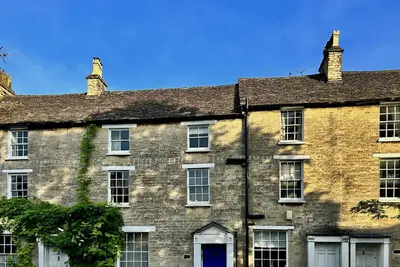 Image de Luxury Grade Ii Listed Retreat, Secret Walled Garden midst Royal Market Town